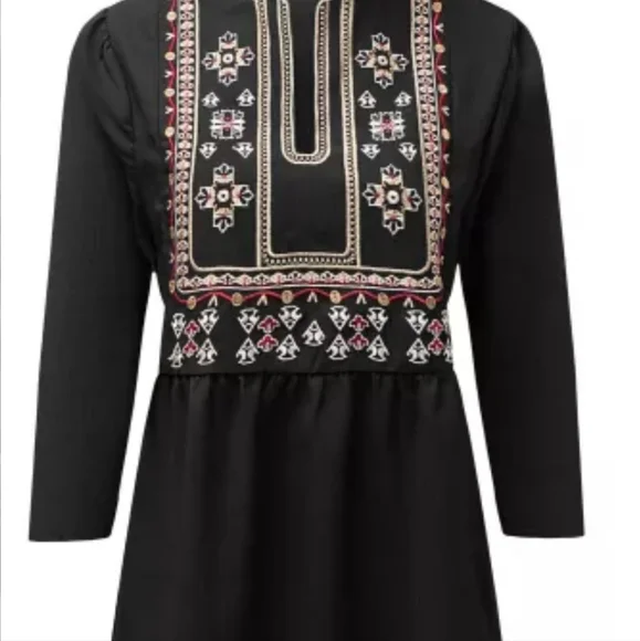 New 3/4 sleeve embroidered top - Picture 5 of 16